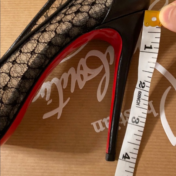 Authentic LIKE NEW Christian Louboutin Pumps - Picture 7 of 7
